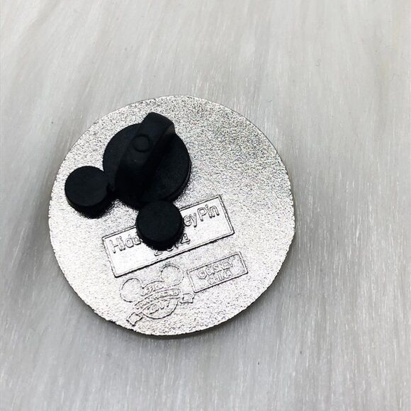 🔮 5/$25 Disney Minnie Mouse Footprint Pin - Picture 3 of 3